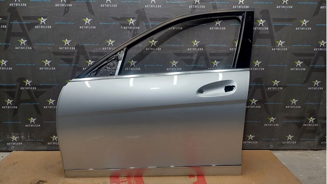Двері кабіни A2047205900 MERCEDES