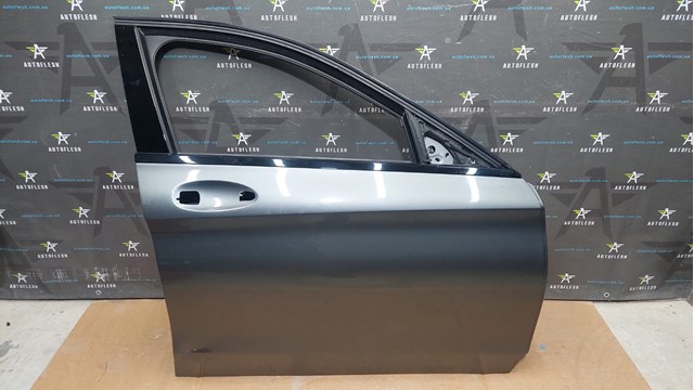 Пасажирські передні двері A2057200205 MERCEDES