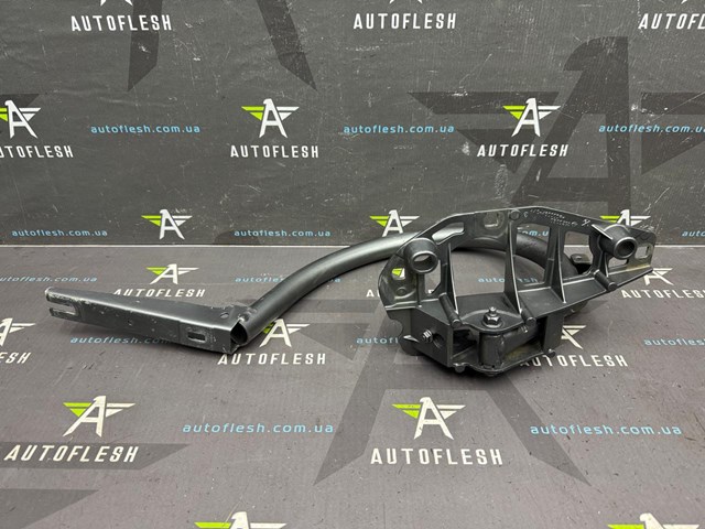 Деталі багажника (петлі і упор кришки) A2057500428 MERCEDES