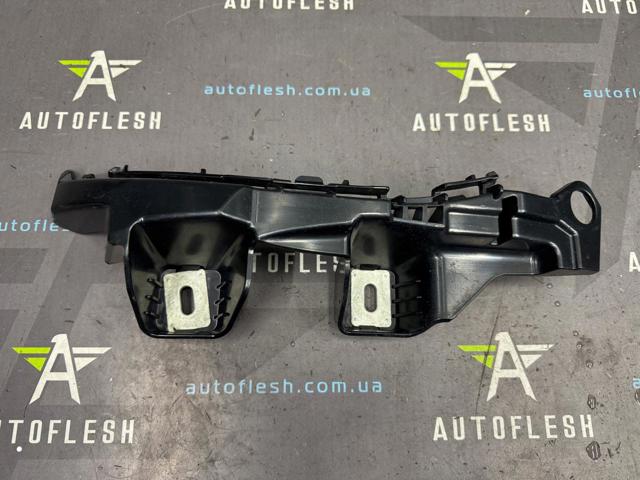 Кріплення бамера ліве A2058850365 MERCEDES