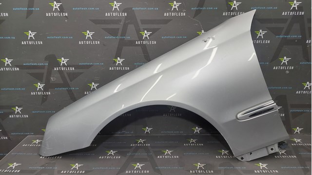 Бічна частина передня ліва A2098800318 MERCEDES