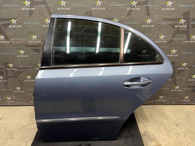Двері пасажирськи задні ліві A2117300105 MERCEDES