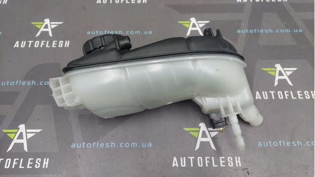 Бачок системи охолодження двигуна розширювальний A2465000049 MERCEDES