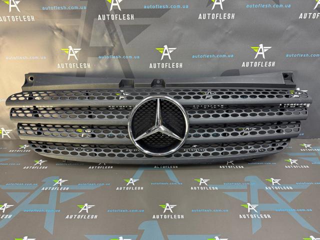 Решітка радіатора Mercedes Vito 2