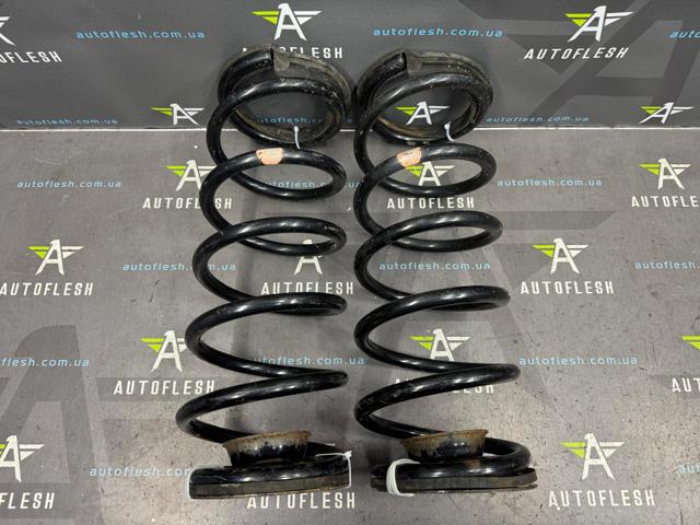 Пружина амортизатора передняя EH1434011 MAZDA