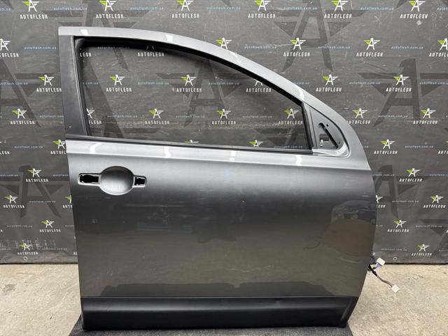 Дверка передня права H0100JD0MD NISSAN