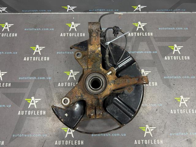 Цапфа - поворотний кулак передній, правий L20633020A MAZDA
