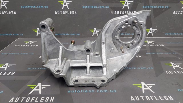 Кронштейн паливного насоса ПНВТ RF7J13G00 MAZDA