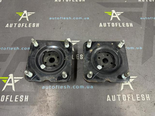 Подушка амортизатора переднього TD1134380 MAZDA