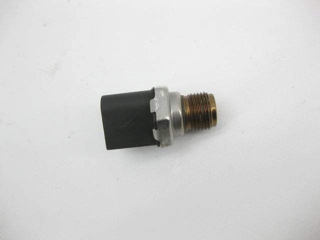 Датчик тиску палива 05L906054A VAG