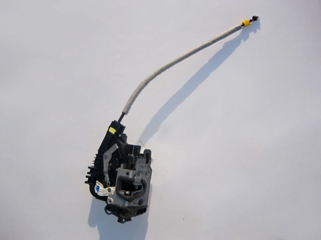 Замок водійських дверей A0997206301 MERCEDES