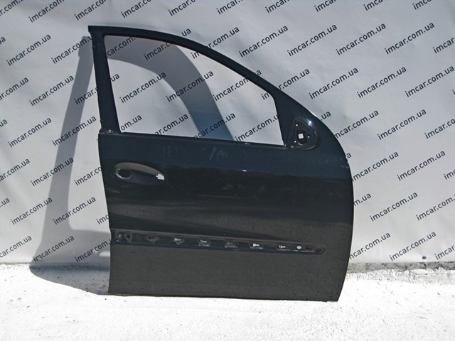 Пасажирські передні двері A1647200205 MERCEDES