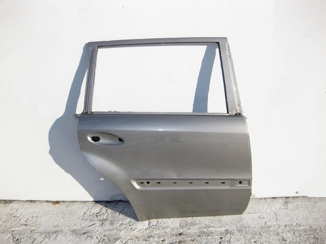 Двері задні в зборі A1647301005 MERCEDES
