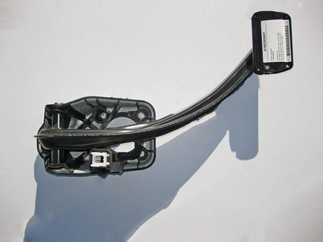 Педаль гальма A1662900001 MERCEDES