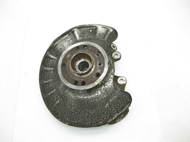 Кулак поворотний правий A1663500508 MERCEDES