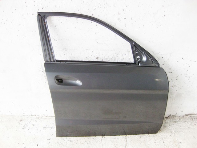 Дверка передня права A1667200205 MERCEDES