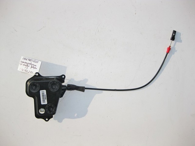 Замок двері правої передньої A1667600800 MERCEDES