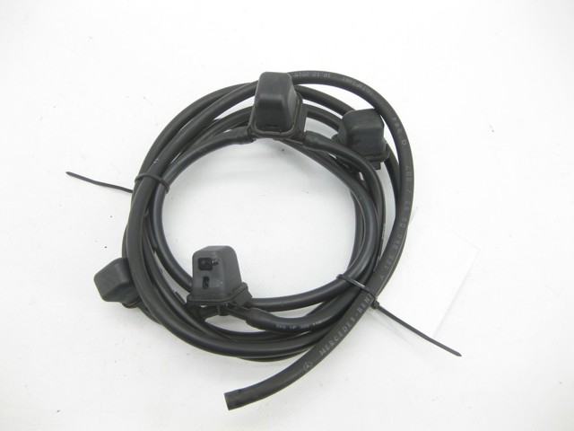 Форсунка омивача лобового скла A1668600992 MERCEDES