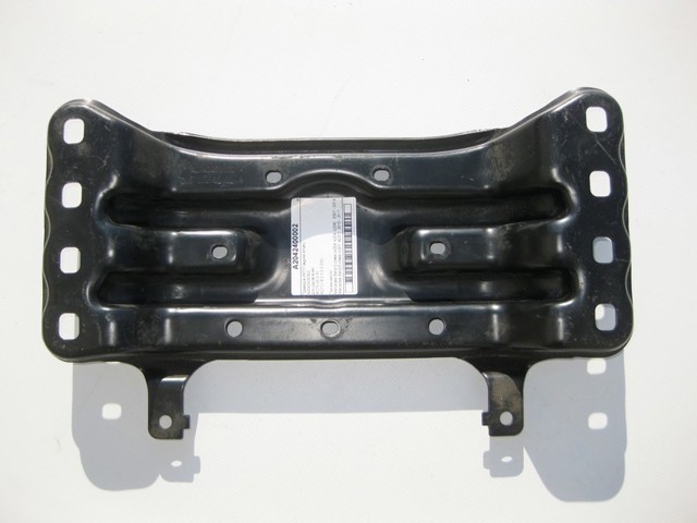 Кріплення коробки передач A2042400002 MERCEDES