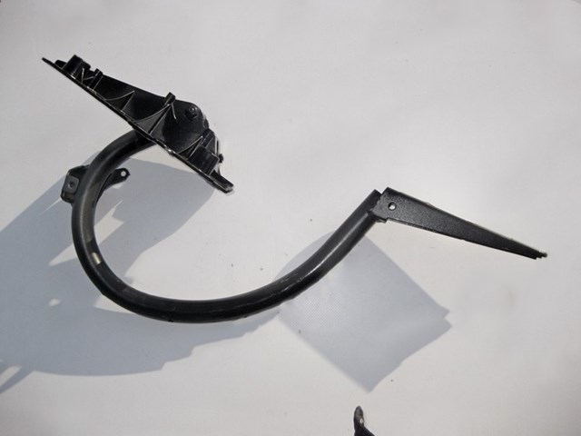 Кріплення кришки багажника A2057500428 MERCEDES