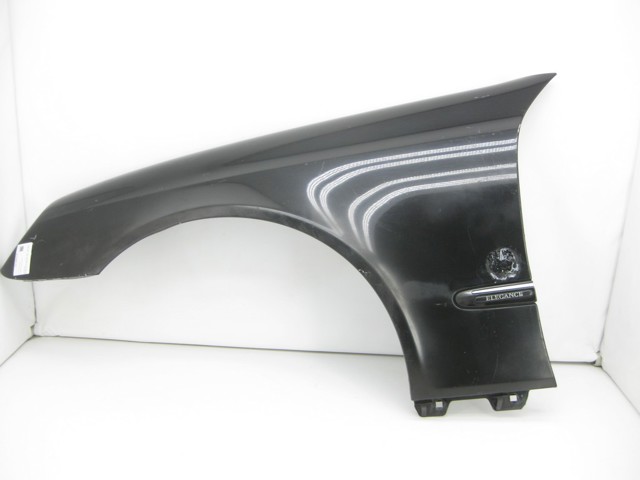 Ліве переднє крило A2118800718 MERCEDES