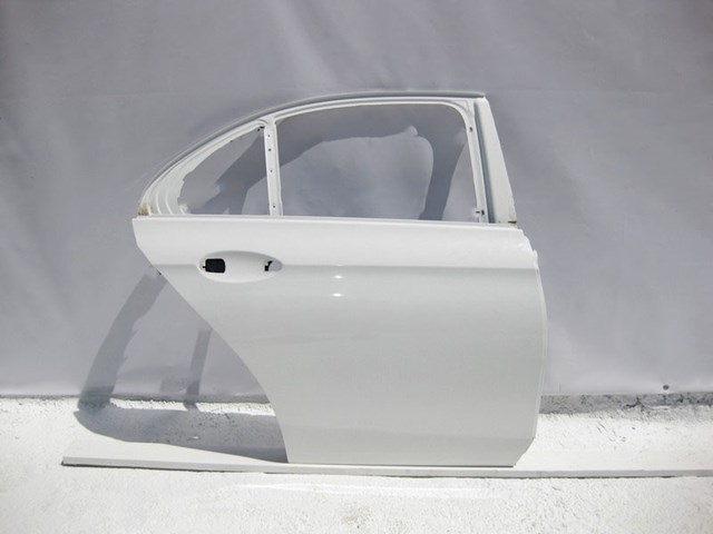 Двері задні в зборі A2137300205 MERCEDES
