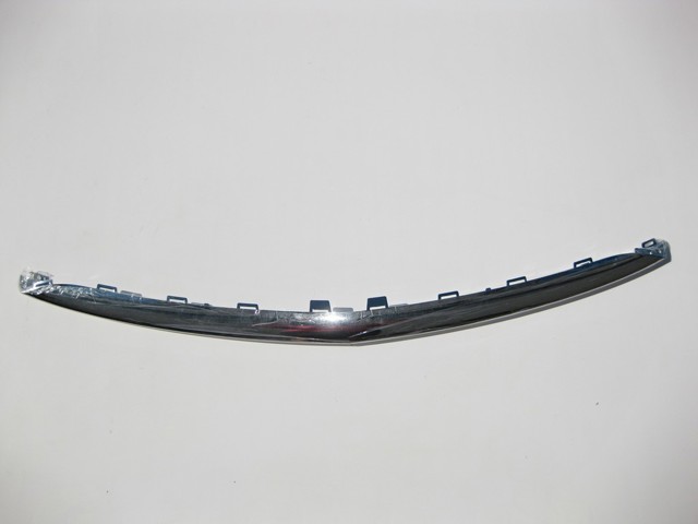 Молдинг переднього бампера, центральний A2138857000 MERCEDES