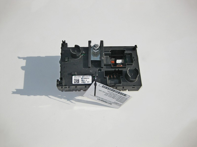 Блок запобіжників задній, салонний A2139068701 MERCEDES