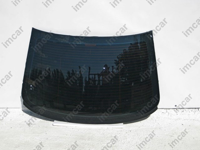 Скло заднє A2216700480 MERCEDES