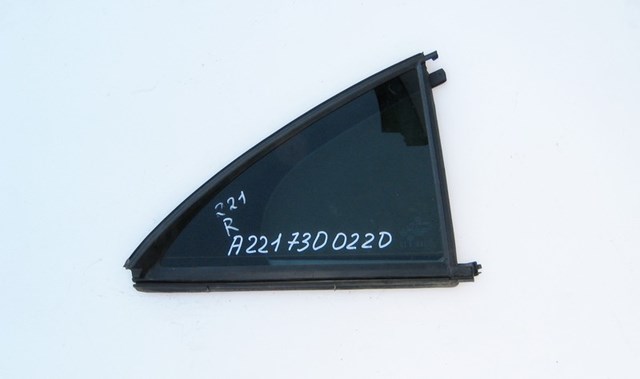 Скло заднє праве A2217300220 MERCEDES