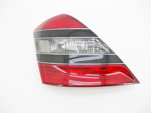 Задня ліва фара A2218200164 MERCEDES