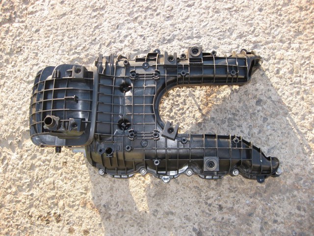 Колектор впускний A2780980807 MERCEDES