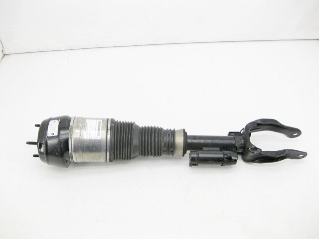 Стійка передня права A2923202600 MERCEDES