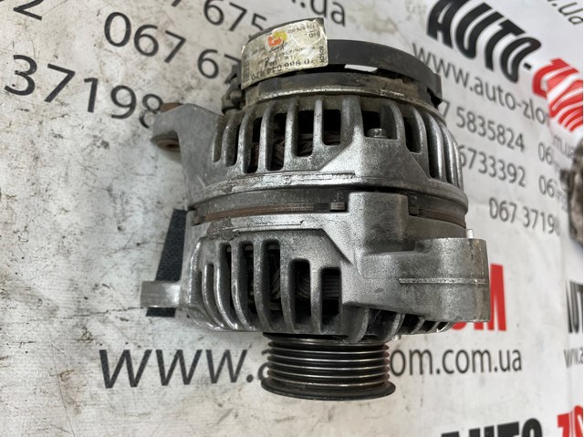 Авто генератор 0124525008 VAG