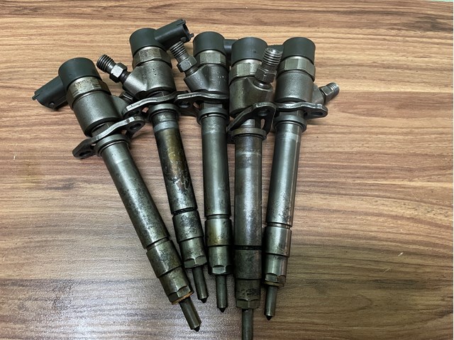 Форсунка дизельна в зборі, розпилювач + тримач 0445110078 VOLVO