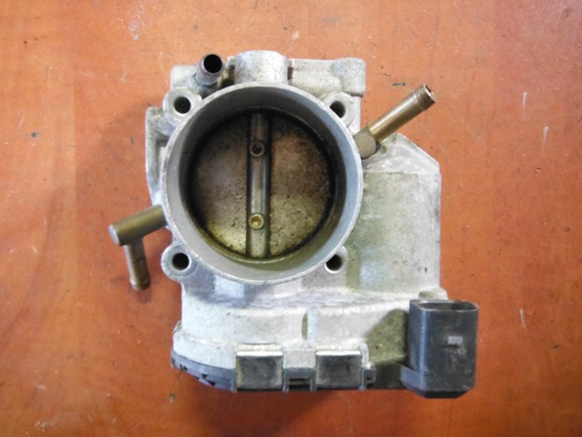 Блок дросельної заслінки 06A133062D VAG