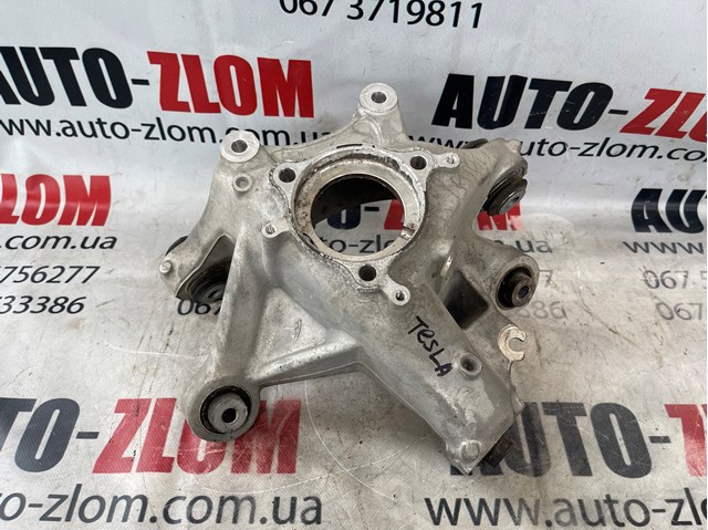 Кулак поворотний правий 118841600F TESLA