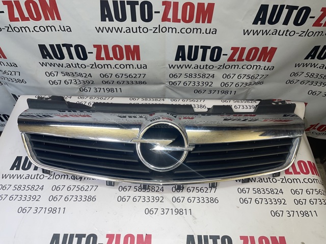 Решітка радіатора 13136136 OPEL