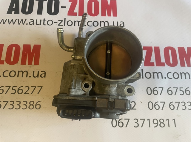Дросільна заслінка в зборі 2203050170 TOYOTA
