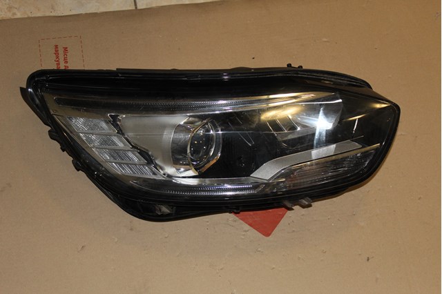 Права блок фара 260101685R RENAULT