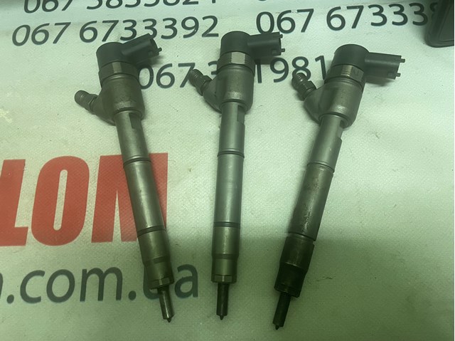Форсунка інжектора 338002A900 HYUNDAI