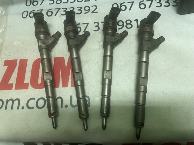 Форсунка інжектора 338004A000 HYUNDAI