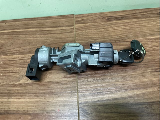 Замок запалювання 3M513F880AB MAZDA