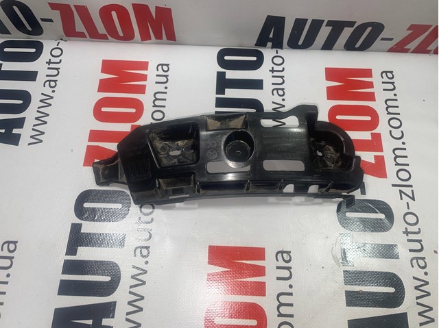 Кронштейн бампера заднього, правий 3V5807394A VAG