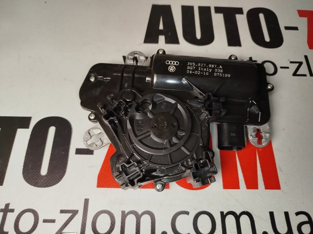 Мотор-привід відкр/закр. замку багажника/дверей 3/5-х 3V5827887A VAG