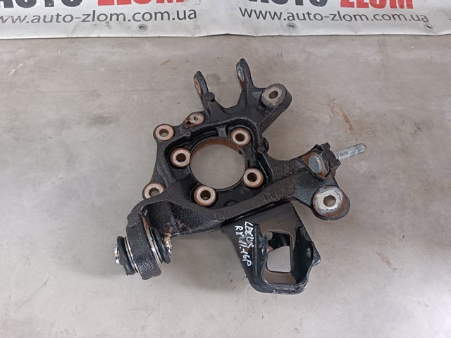 Кулак поворотний лівий 423050E020 TOYOTA