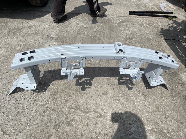 Шина бампера переднього 620325SA0A NISSAN