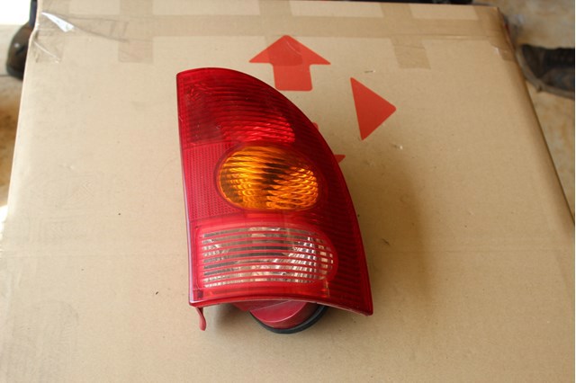 Задні ліхтарі 7700423082 RENAULT