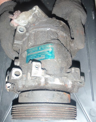 Насос кондиціонера 8200117767 RENAULT