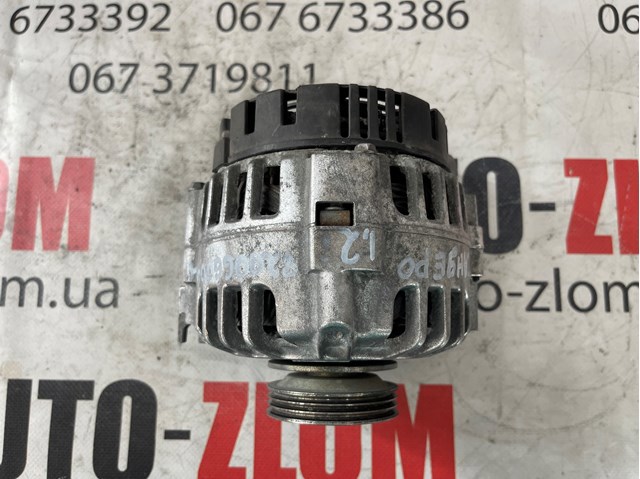 Генератор автомобільний 8200660044B RENAULT